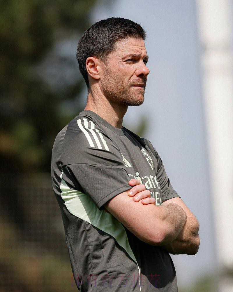 罗马诺:皇马高层力挺主帅阿隆索 内部不存在危机 罗马诺:皇马高层力挺主帅阿隆索 内部不存在危机